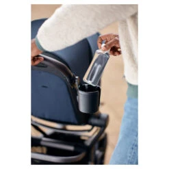 Joolz Bekerhouder -Babyproducten Winkel joolz hub navy blue lifestyle photography cup holder 1